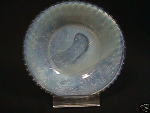 DEGENHART OPALESCENT GLASS HEART & LYRE CUP PLATE  