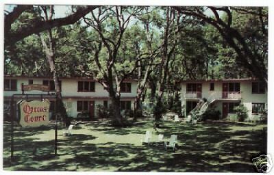 ST SIMONS ISLAND GA Queens Court postcard  